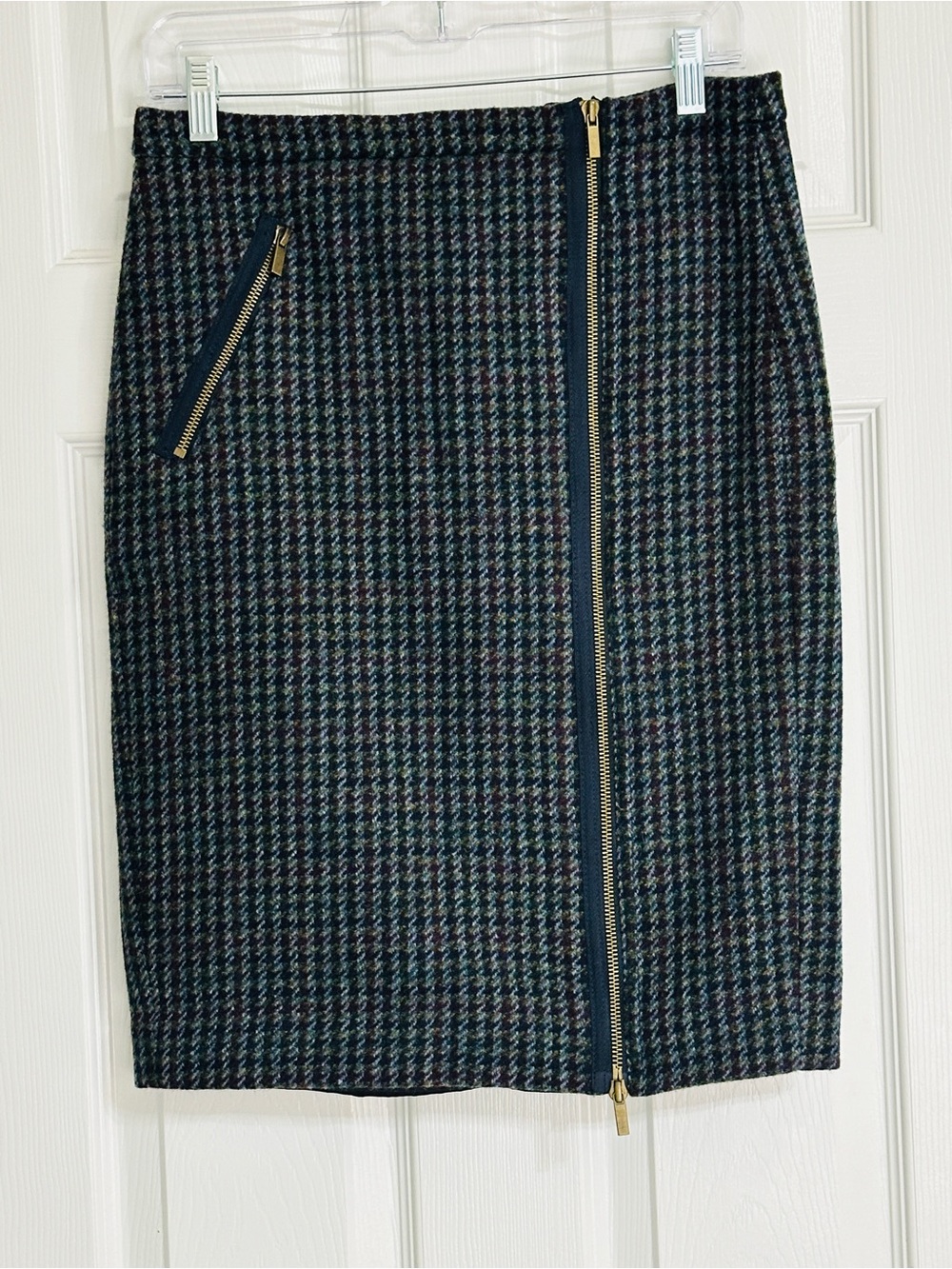 J. Crew Women's Size 4 Wool Houndstooth Pencil Skirt with Front Zip